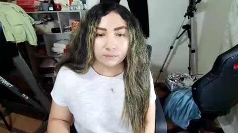 Snapshot of vellarossa chatting on 05-14-26, 08:10 Im VelaI will be Christmas and New Year with my family December 22 to January 13 I will miss you guys. online show from 05-14-26, 08:10