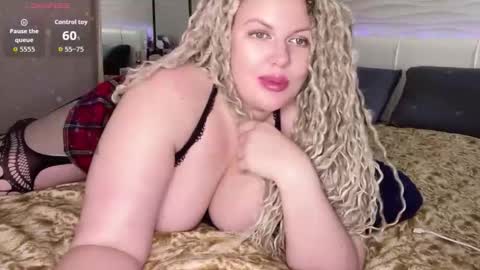 Snapshot of vellinka chatting on 09-12-25, 08:25 vellinka online show from 09-12-25, 08:25