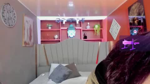 Snapshot of velvet_dreams_ chatting on 01-19-26, 11:36 Isabella online show from 01-19-26, 11:36