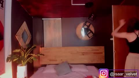 Snapshot of velvet_dreams_ chatting on 02-18-26, 12:34 Isabella online show from 02-18-26, 12:34