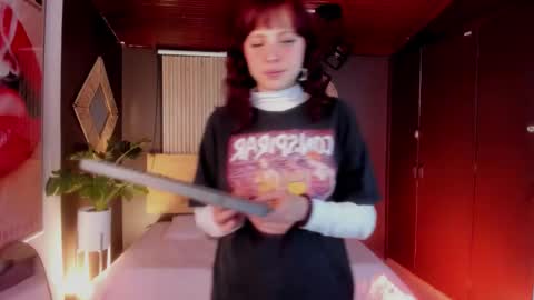 Snapshot of velvet_dreams_ chatting on 02-19-26, 11:28 Isabella online show from 02-19-26, 11:28