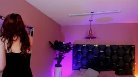 Isabella  online show from 07-06-26, 12:13