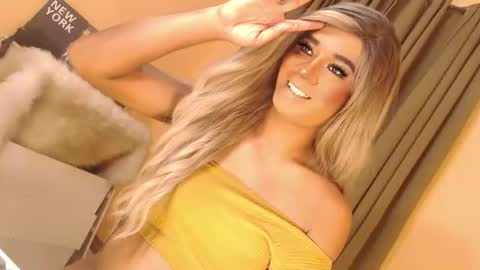 Snapshot of velvet_fux chatting on 09-09-25, 06:07 Richy will make you fall in love online show from 09-09-25, 06:07