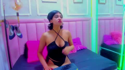 Snapshot of velvet_giirll chatting on 06-09-26, 03:23 velvet_giirll online show from 06-09-26, 03:23