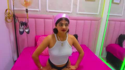 Snapshot of velvet_giirll chatting on 06-30-26, 04:46 velvet_giirll online show from 06-30-26, 04:46