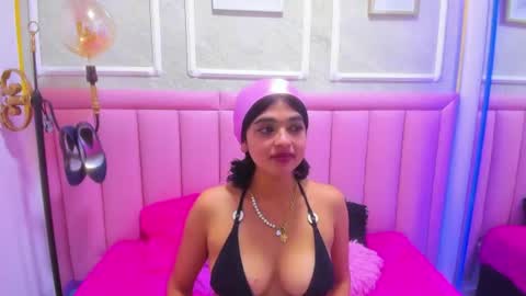Snapshot of velvet_giirll chatting on 07-08-26, 01:04 velvet_giirll online show from 07-08-26, 01:04