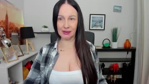 Jasmine online show from 10-10-25, 05:39