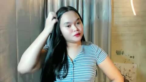 Snapshot of velvet_jess chatting on 02-26-26, 05:01 call me jessie online show from 02-26-26, 05:01