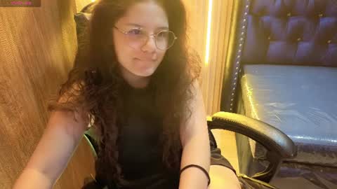 velvet_moon_v online show from 07-01-26, 03:08