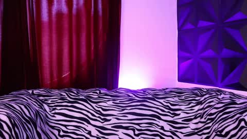 Snapshot of velvet_raze chatting on 06-05-26, 08:03 Velvet online show from 06-05-26, 08:03