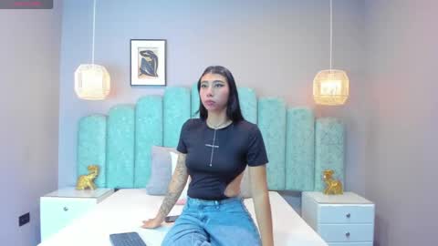 Snapshot of velvet_scarlet chatting on 04-09-26, 02:33 velvet_scarlet online show from 04-09-26, 02:33