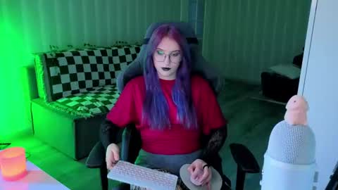 Snapshot of velvet_siren chatting on 07-10-26, 08:40 Violet online show from 07-10-26, 08:40