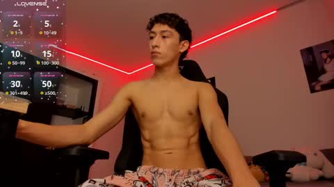 Snapshot of velvet_skyn chatting on 12-18-25, 01:44 juansito online show from 12-18-25, 01:44