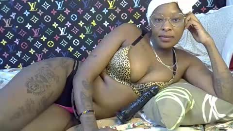 velvet online show from 10-18-25, 05:21