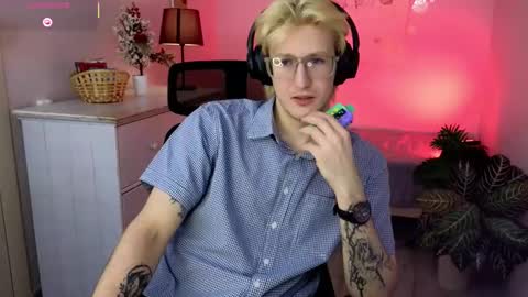 velvetbite online show from 01-16-26, 04:33