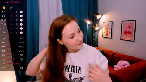 Snapshot of velvetcherry_ chatting on 05-22-26, 08:53 Mia online show from 05-22-26, 08:53