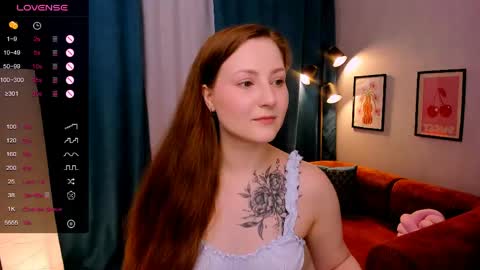 Snapshot of velvetcherry_ chatting on 05-31-26, 08:43 Mia online show from 05-31-26, 08:43