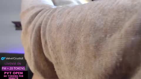  Crystal         PVT OPEN online show from 10-11-25, 06:34