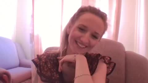 Snapshot of velvetintuition chatting on 05-05-26, 10:23 velvetintuition online show from 05-05-26, 10:23