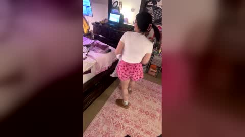 Snapshot of velvetkitten19 chatting on 02-03-26, 01:04 Kitty online show from 02-03-26, 01:04