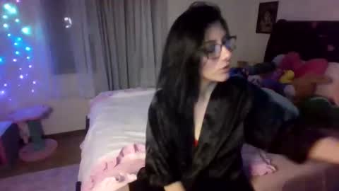 Snapshot of velvetkitten19 chatting on 02-21-26, 02:34 Kitty online show from 02-21-26, 02:34
