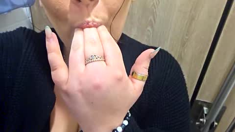 velvetroulette online show from 11-05-25, 12:27