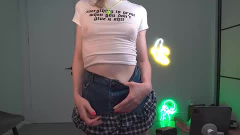 VelvetTGirl online show from 03-12-26, 06:03