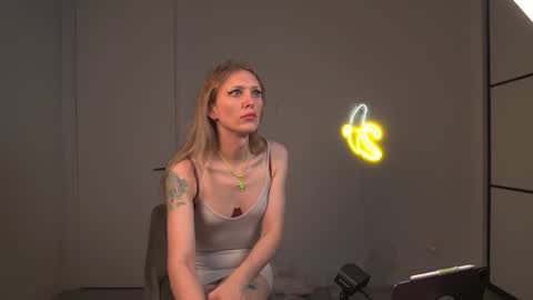 VelvetTGirl online show from 04-04-26, 06:44