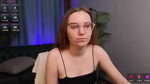 CLEOshort hair  TIna long hair  online show from 03-02-25, 03:27