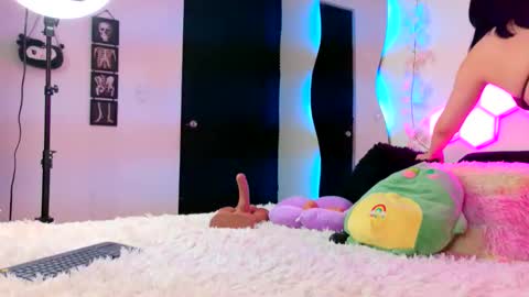 Snapshot of velvetvibes_ chatting on 04-06-26, 02:42 velvetvibes_ online show from 04-06-26, 02:42