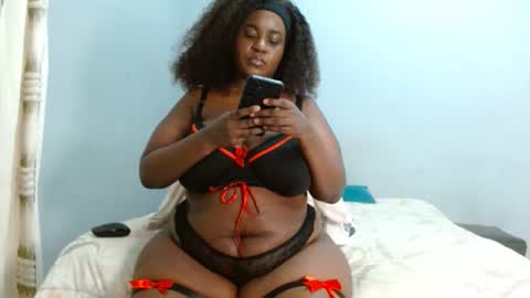 Snapshot of velvetychocolate1 chatting on 05-17-26, 01:25 velvetychocolate1 online show from 05-17-26, 01:25