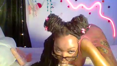 COCO XOXO online show from 10-02-25, 03:24