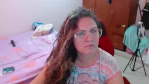 Snapshot of venecasexy44 chatting on 03-27-26, 02:06 venecasexy44 online show from 03-27-26, 02:06