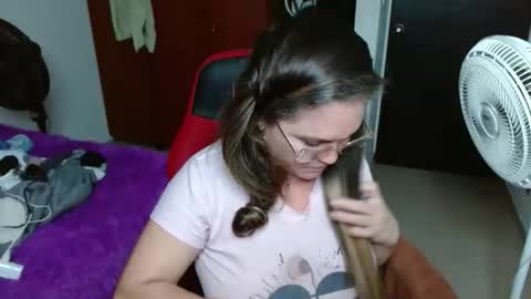 Snapshot of venecasexy44 chatting on 04-05-26, 11:07 venecasexy44 online show from 04-05-26, 11:07