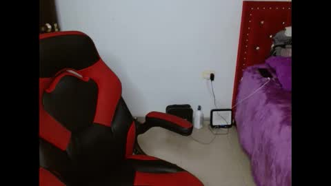 Snapshot of venecasexy44 chatting on 04-16-26, 09:32 venecasexy44 online show from 04-16-26, 09:32