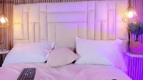 Snapshot of venezsofia chatting on 02-13-26, 11:01 venez sofia online show from 02-13-26, 11:01