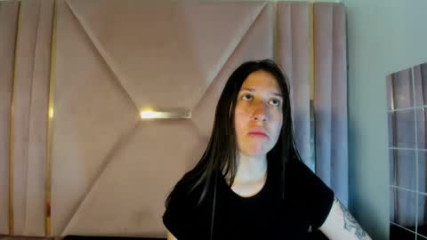 Snapshot of venurmorgan chatting on 10-26-25, 04:13 venurmorgan online show from 10-26-25, 04:13