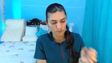 Catalina online show from 02-06-25, 01:05