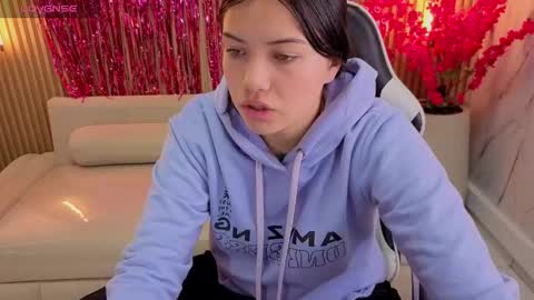 Venus  online show from 02-25-26, 12:26