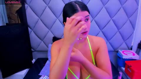 Venusowen  online show from 11-27-25, 01:02