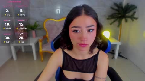 venuss online show from 11-13-25, 01:43