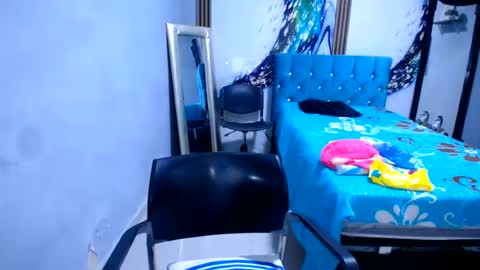 Snapshot of venuswilliamx chatting on 06-14-26, 02:35 venus online show from 06-14-26, 02:35