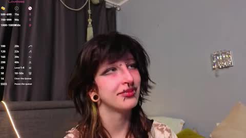 Snapshot of veolatownson chatting on 12-16-25, 08:14 Erica online show from 12-16-25, 08:14