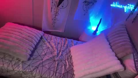 Vera Quinn online show from 10-10-25, 08:35