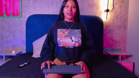 Verah Fox online show from 11-17-25, 01:17