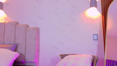 Verah Fox online show from 11-24-25, 12:49