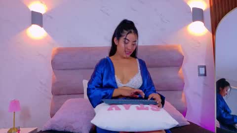 Verah Fox online show from 12-01-25, 01:05