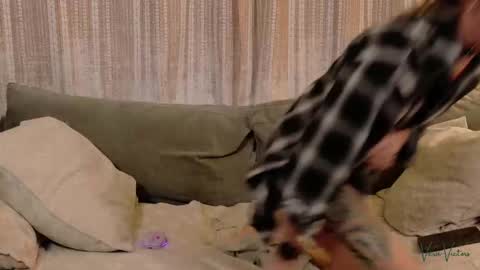 Vera Victors online show from 12-17-25, 03:23