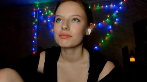 Snapshot of verlinehartwell chatting on 01-09-26, 02:42 Michelle online show from 01-09-26, 02:42