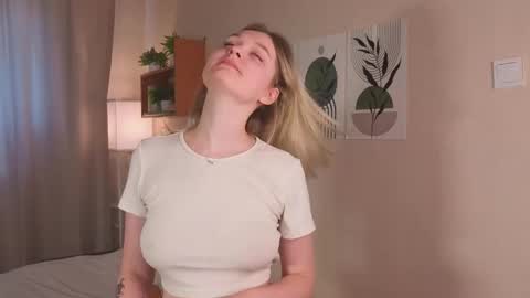 Veronica online show from 09-14-25, 05:50